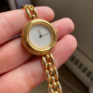 Vintage Gucci Watch (Gold)